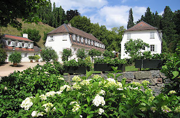 Wirtschaftsgebäude Bachgasse im Staatspark Fürstenlager