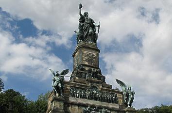 Niederwalddenkmal mit Germania in Rüdesheim