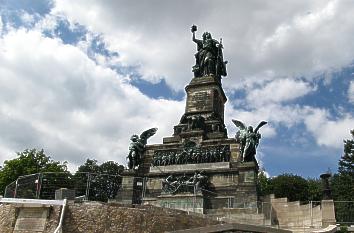 Niederwalddenkmal mit Germania in Rüdesheim