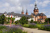 Kloster mit Einhard-Basilika