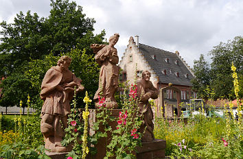 Klosterhof mit Marias unbefleckter Empfängnis in Seligenstadt