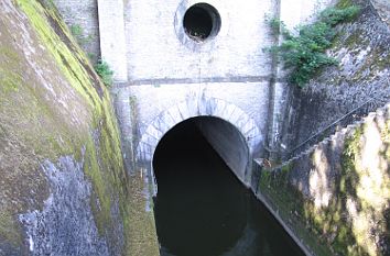 Schiffstunnel an der Lahn in Weilburg