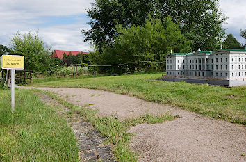 Ortseingangsschild im Miniland MV