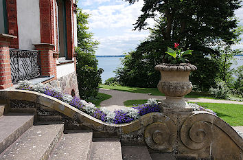 Schlossstreppe mit Blick zum Schweriner See
