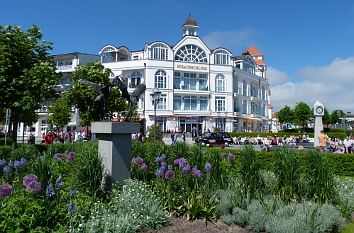 Hauptstraße und Strandpromenade Ostseebad Binz