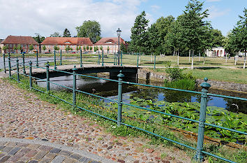 Wasserlauf auf dem Platz Am Bassin