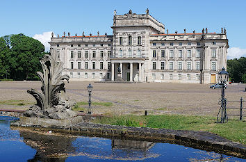 Schloss Ludwigslust: Schlossfreiheit und Kaskade