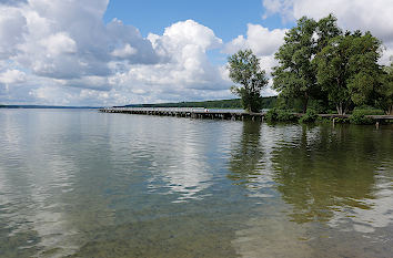 Steg im Tollensesee bei Neubrandenburg