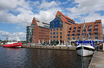 Umgebaute Speicherhäuser am Rostocker Hafen