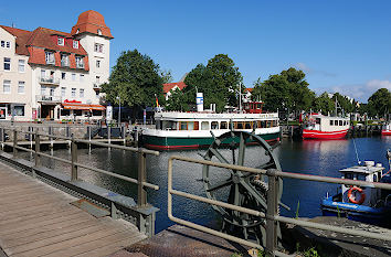 Drehbrücke am Alten Strom Warnemünde