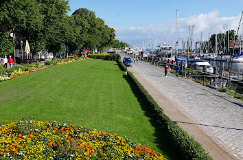 Promenade am Alten Strom in Warnemünde