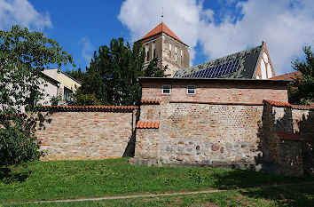 Stadtmauer Rostock an Nikolaikirche