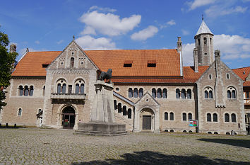Burgplatz mit Burg Dankwarderode in Braunschweig