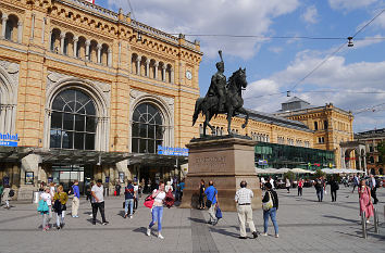Ernst-August-Denkmal und Hauptbahnhof Hannover