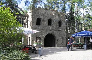 Uhu-Burg im Vogelpark Walsrode
