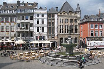 Aachener Marktplatz mit Haus Löwenstein