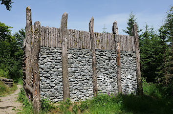 Rekonstruierte Wallburg Bruchhauser Steine