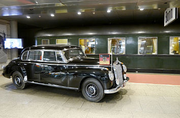 Kanzlerauto und Salonwagen im Haus der Geschichte