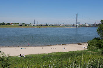 Badestrand am Rhein in Düsseldorf