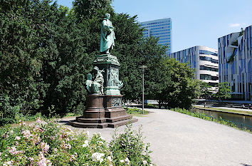 Denkmal am Kö-Bogen Düsseldorf