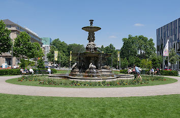 Schalenbrunnen Königsallee Düsseldorf