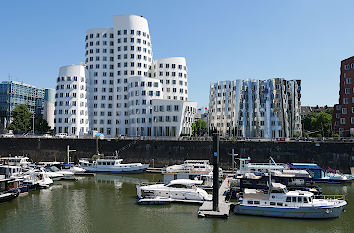 Gehry-Bauten im Düsseldorfer Medienhafen