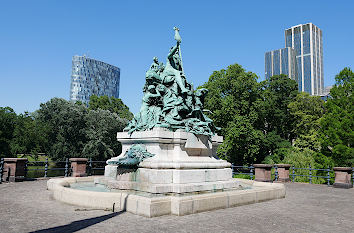 Denkmal Vater Rhein Düsseldorf