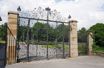 Schmiedeeisernes Tor am Schloss Borbeck in Essen