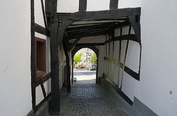 Durchgang zur Kirche St. Katharina Stadt Blankenberg