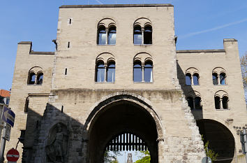 Romanische Fenster Eigelsteintorburg Köln