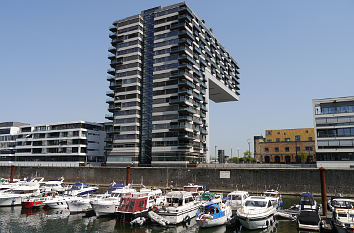 Rheinauhafen in Köln mit Kranhaus