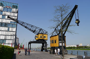 Historische Kräne Rheinauhafen Köln