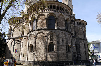 St. Aposteln Köln: Drei-Konchen-Chor von außen