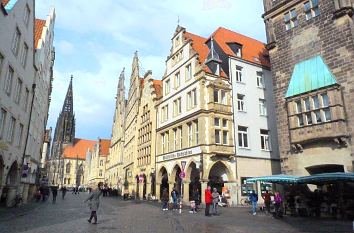 Prinzipalmarkt mit Lambertikirche in Münster
