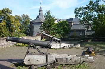 Bastion mit Kanonen am Oberen Schloss
