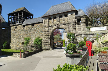 Hof Schloss Burg in Solingen