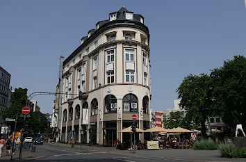 Schwebebahn über der Wupper