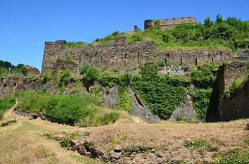 Außenmauern Burg Rheinfels