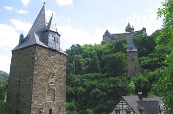 Holzmarktturm, Liebesturm und Burg Stahleck in Bacharach
