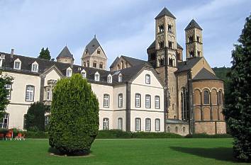 Ostseite der Klosterkirche Maria Laach