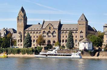 Rheinanlagen: ehemalige preußische Regierung in Koblenz