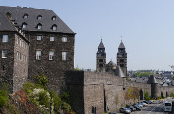 Genovevaburg und Herz-Jesu-Kirche in Mayen