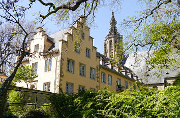 Schlossgarten Meisenheim: Blick auf Schloss und Schlosskirche