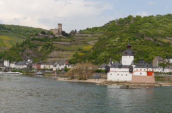 St. Goarshausen mit Burg Katz im Mittelrheintal