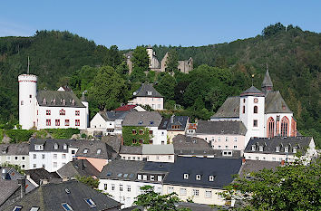 Blick auf Neuerburg in der Eifel