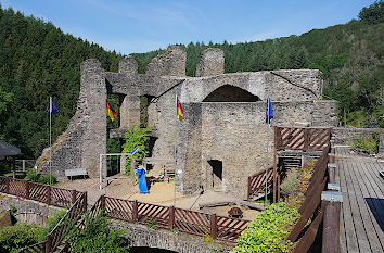 Burg Neuerburg in der Eifel