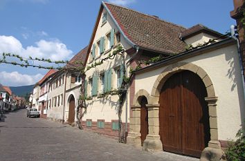 Theresienstraße in Rhodt unter Rietburg