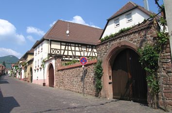 Theresienstraße in Rhodt unter Rietburg