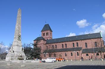 Ludwigsplatz mit Kirche St. Martin in Worms