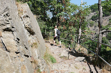 Wanderweg im Bodetal im Harz